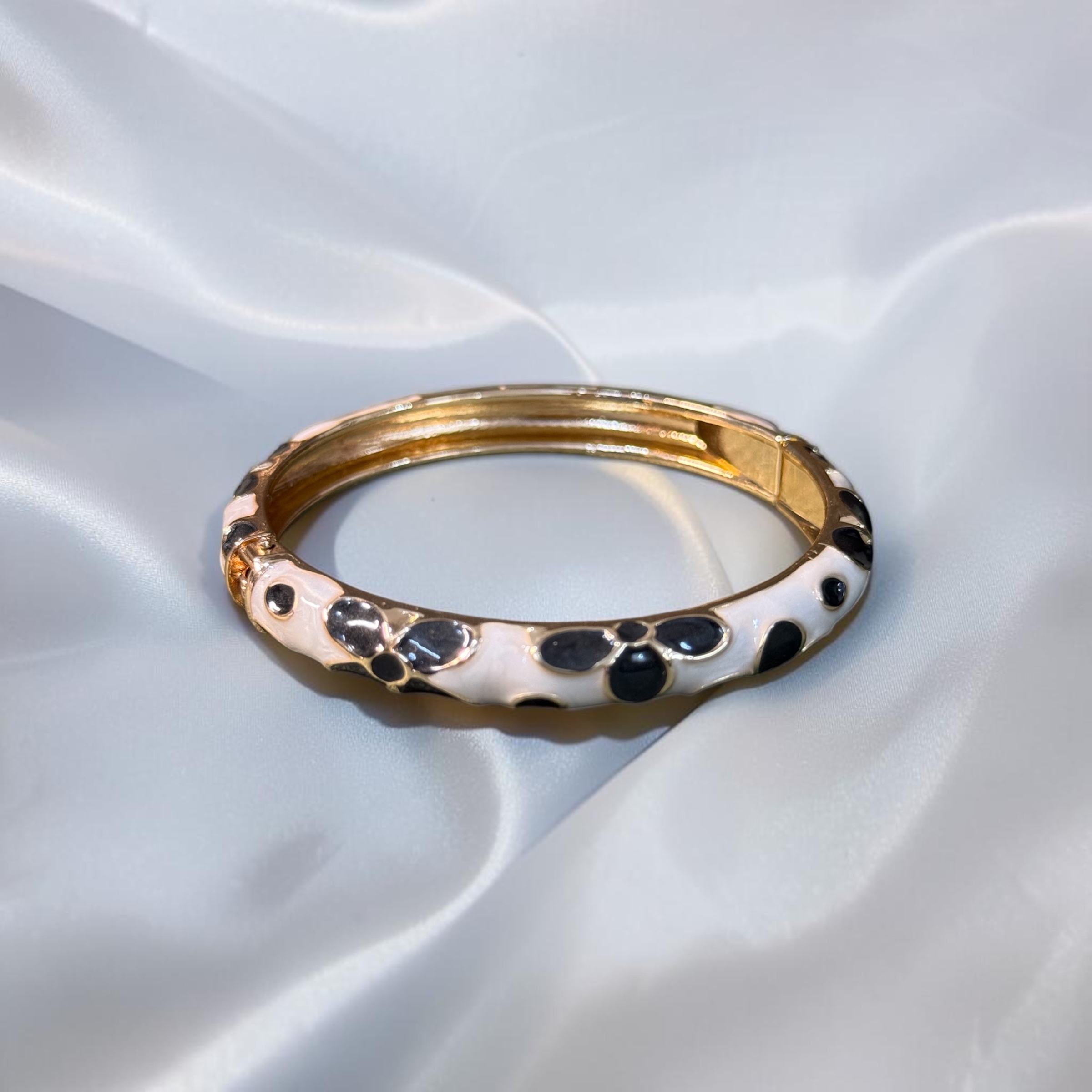 SB1050 bracelet