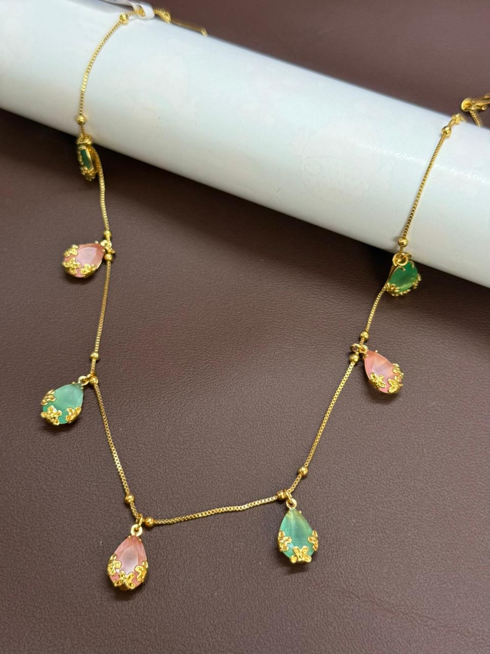 Spotlight chain featured design